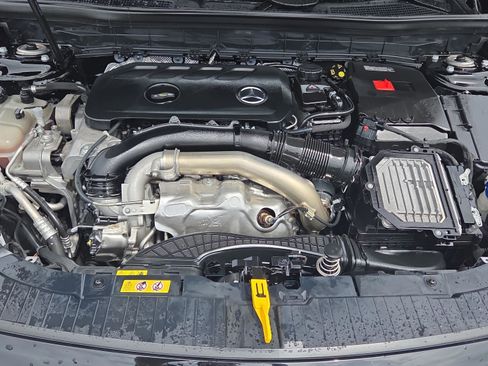 Used 2024 Mercedes-Benz GLB 250 image 19
