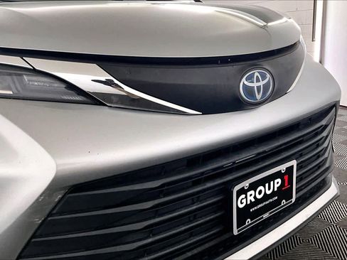 Used 2022 Toyota Sienna LE image 28