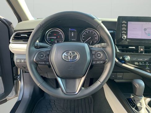Used 2024 Toyota Camry SE image 25