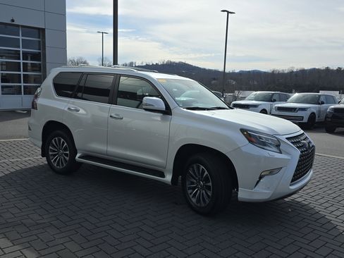 Used 2023 Lexus GX 460 Luxury w/ Accessory Package image 3