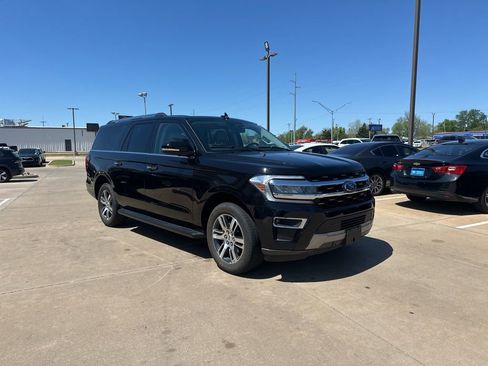 Used 2024 Ford Expedition Max Limited AWD/4WD image 3