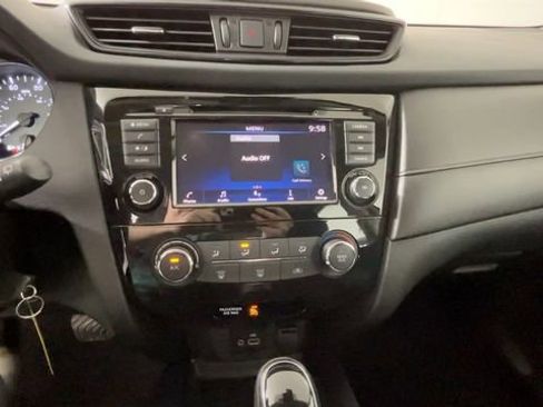 Used 2020 Nissan Rogue S AWD/4WD image 32