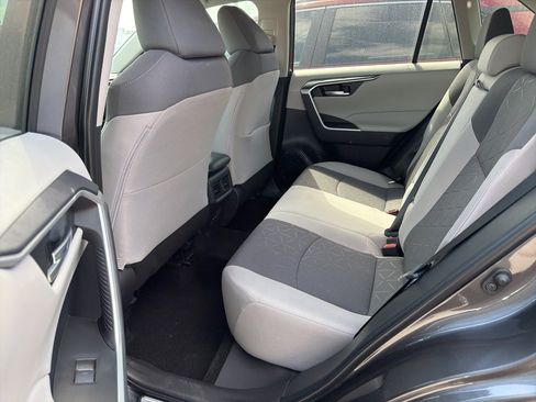 Used 2025 Toyota RAV4 XLE image 8