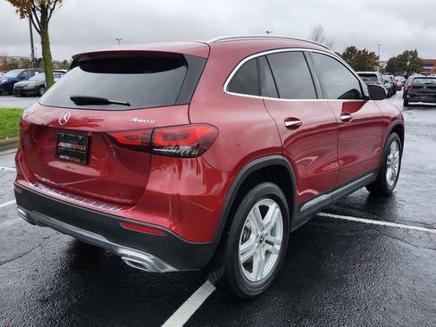 Used 2021 Mercedes-Benz GLA 250 4MATIC w/ Premium Package image 11