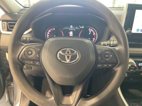 Used 2025 Toyota RAV4 XLE FWD image 8