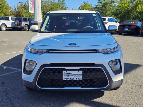 Used 2020 Kia Soul S FWD image 2