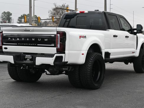 Used 2025 Ford F450 Platinum w/ Platinum Plus Package image 12