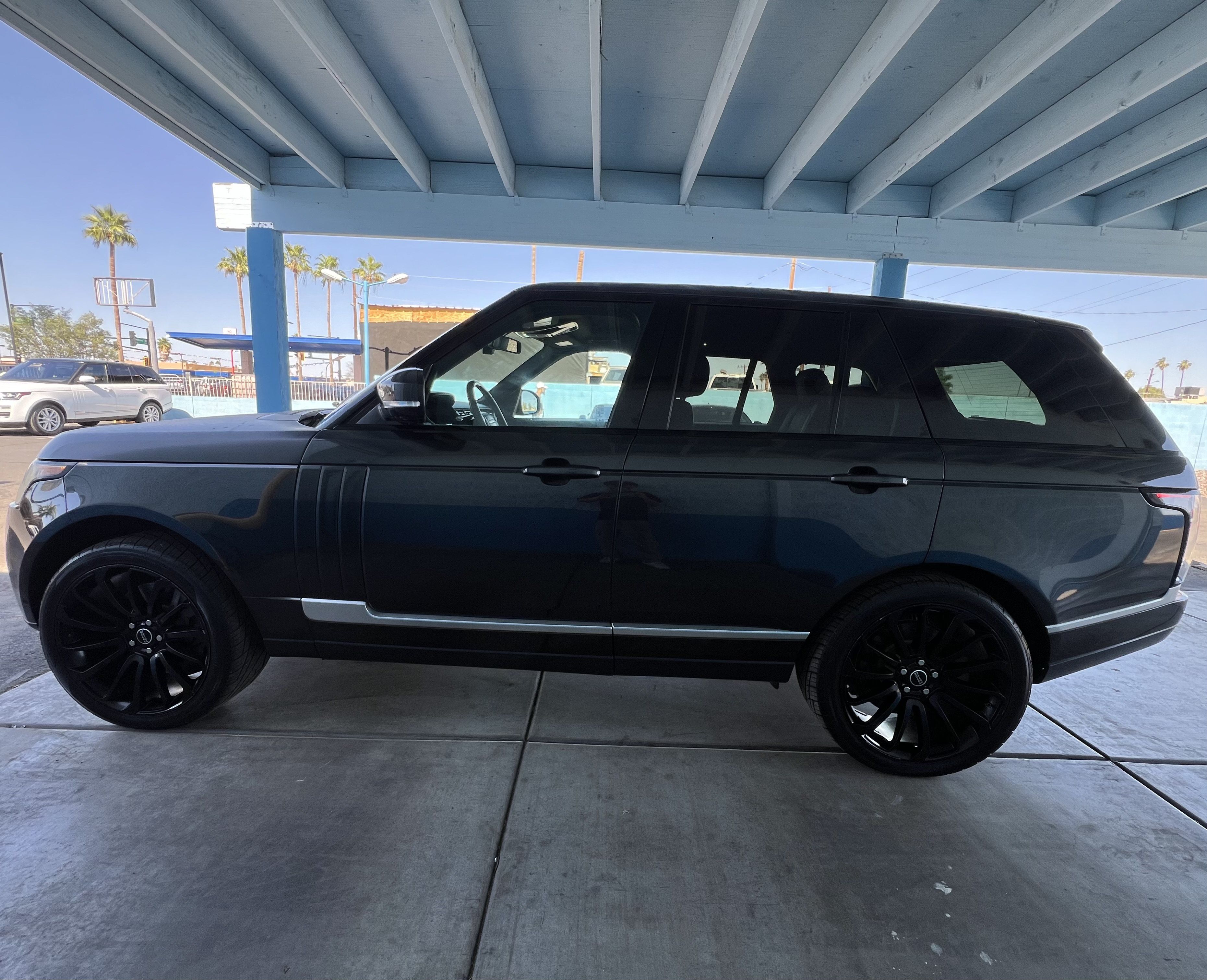 Used 2013 Land Rover Range Rover Supercharged AWD/4WD image 8