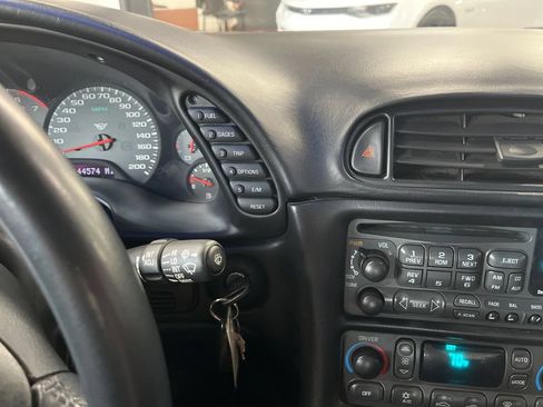 Used 2001 Chevrolet Corvette Coupe w/ Preferred Equipment Group2 RWD image 37