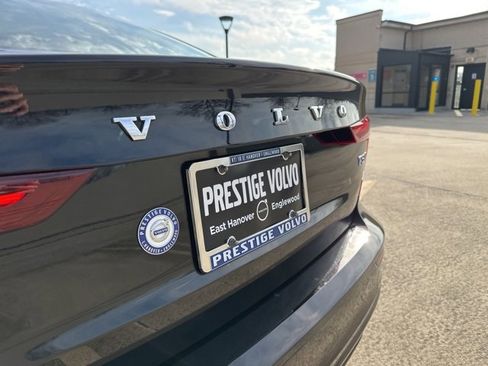 Used 2021 Volvo S60 T5 Momentum image 33