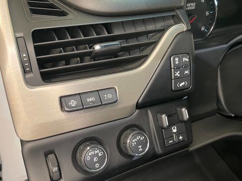 Used 2018 GMC Yukon Denali w/ Denali Ultimate Package AWD/4WD image 26