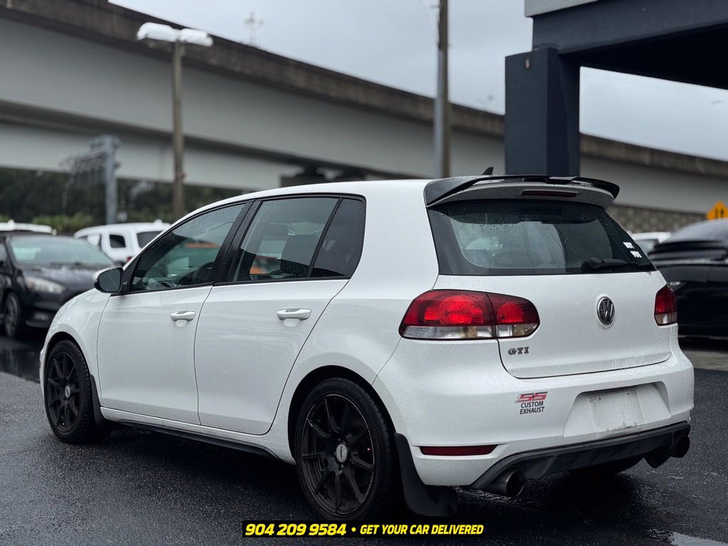 Used 2010 Volkswagen GTI 4-Door FWD image 4