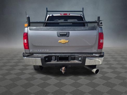 Used 2007 Chevrolet Silverado 2500 LT AWD/4WD image 2