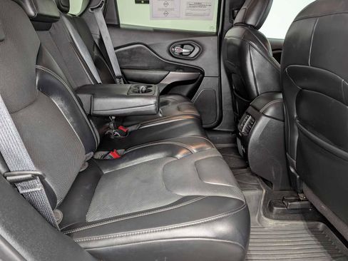 Used 2021 Jeep Cherokee Latitude Lux w/ Comfort/Convenience Group image 39