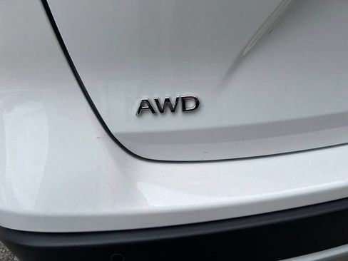 Used 2024 INFINITI QX50 Luxe AWD/4WD image 11
