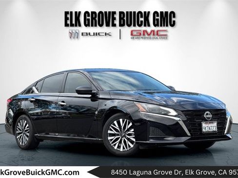 Used 2024 Nissan Altima 2.5 SV image 1