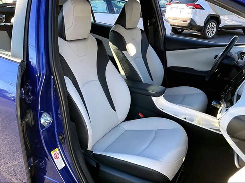 Used 2016 Toyota Prius Three Touring image 8