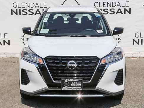 New 2025 Nissan Kicks Play S FWD image 2