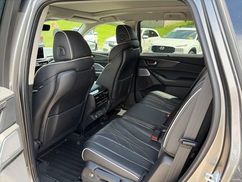 Used 2026 Acura MDX SH-AWD w/ Advance Package image 9