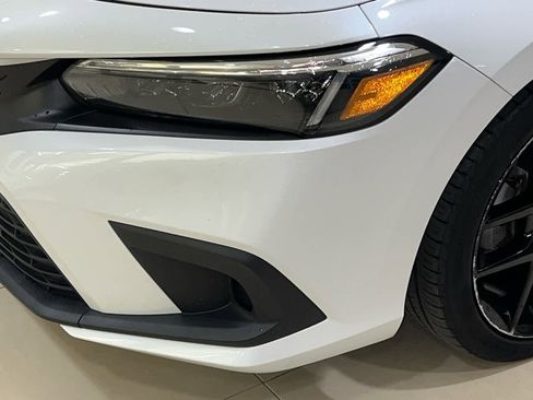 Used 2023 Honda Civic Sport image 4