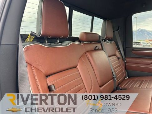 Used 2024 GMC Sierra 3500 Denali Ultimate AWD/4WD image 15