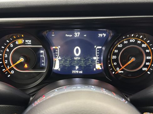 Used 2024 Jeep Wrangler Unlimited Sahara w/ Technology Group AWD/4WD image 29