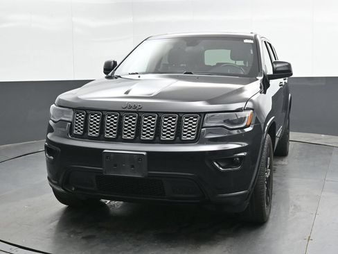 Used 2021 Jeep Grand Cherokee Laredo X AWD/4WD image 30