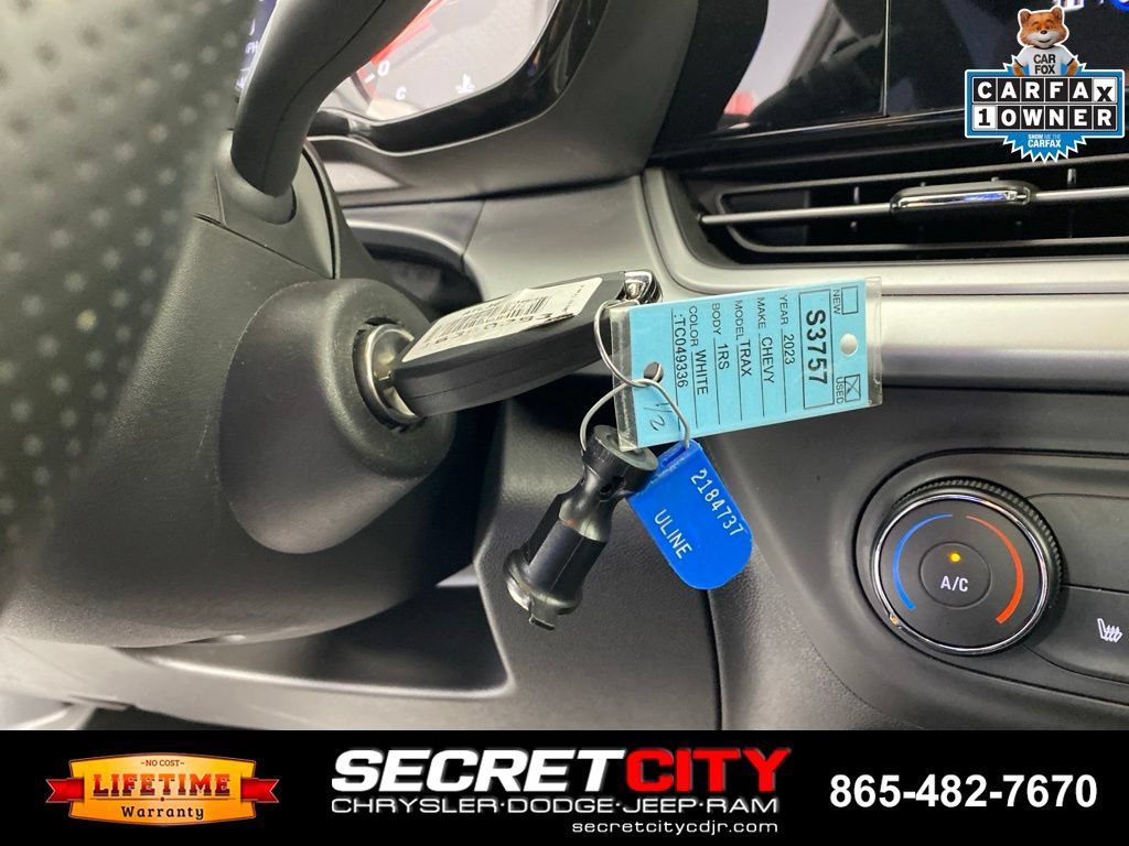 Used 2026 Chevrolet Trax RS FWD image 16