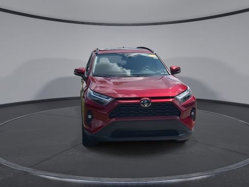 Used 2022 Toyota RAV4 XLE Premium FWD image 3