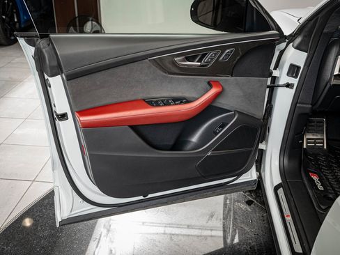 Used 2023 Audi SQ8 Prestige image 29