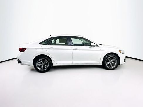 Used 2023 Volkswagen Jetta SE w/ Panoramic Sunroof Package FWD image 9