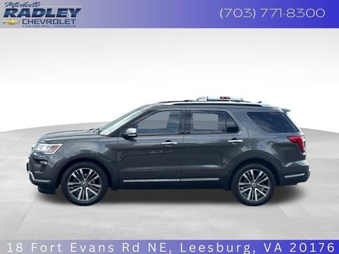 Used 2018 Ford Explorer Platinum AWD/4WD image 2