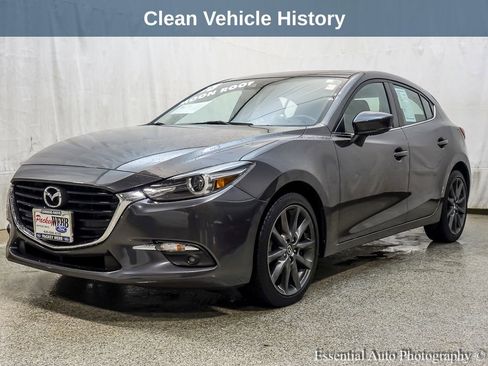 Used 2018 MAZDA MAZDA3 Grand Touring image 2