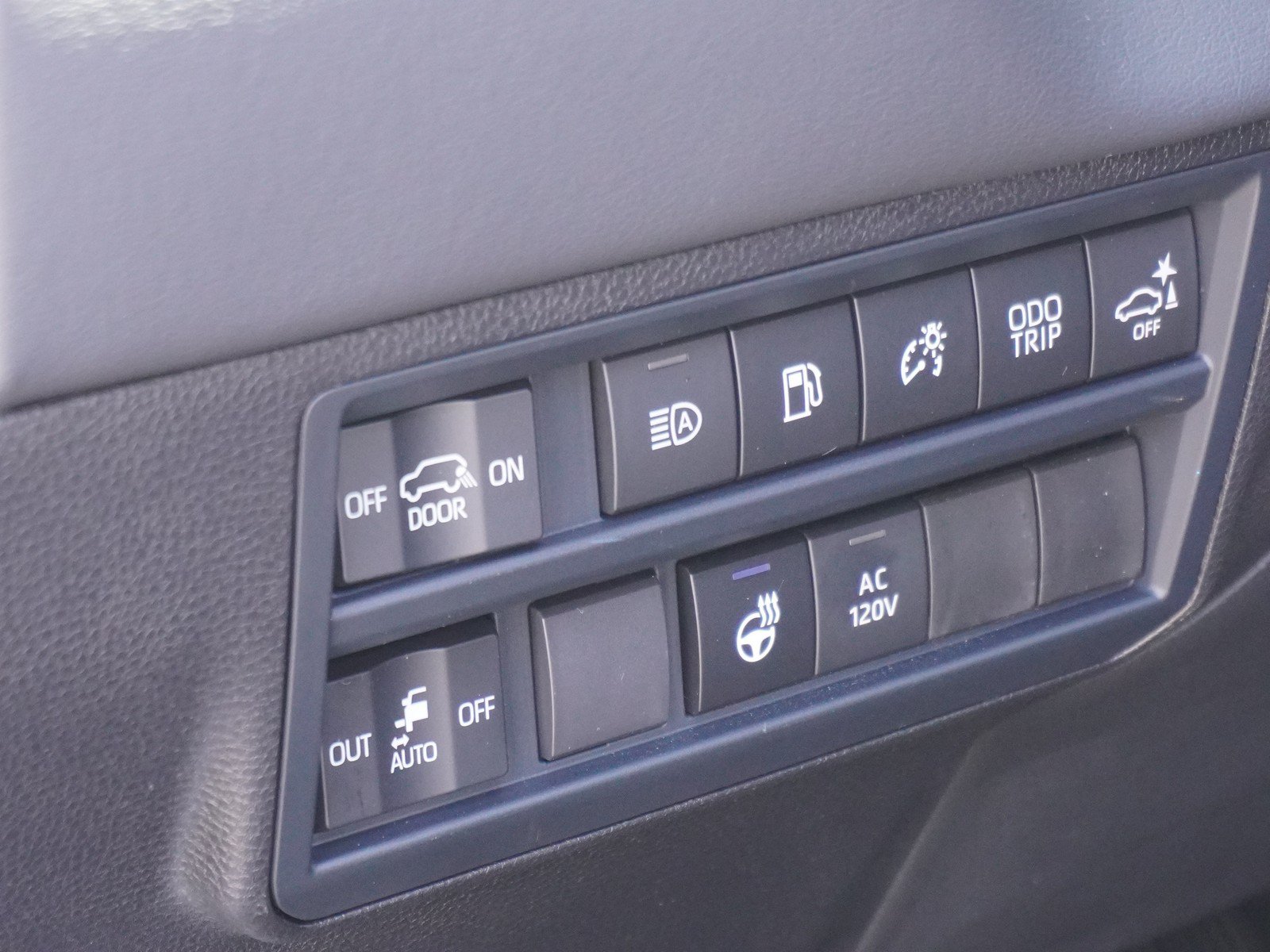 New 2026 Toyota Sequoia Platinum AWD/4WD image 25