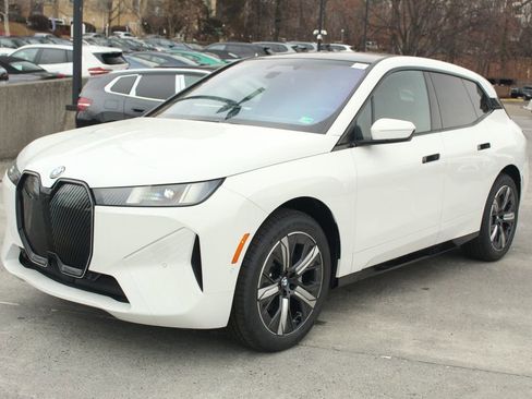 New 2026 BMW iX xDrive45 image 3