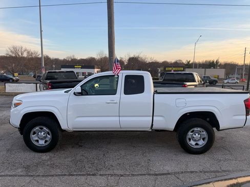 Used 2019 Toyota Tacoma SR w/ SR Convenience Package image 6