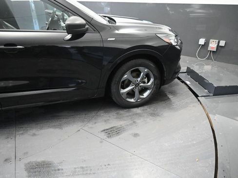 Used 2024 Ford Escape ST-Line image 23