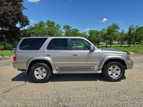 Used 2002 Toyota 4Runner SR5 AWD/4WD image 7
