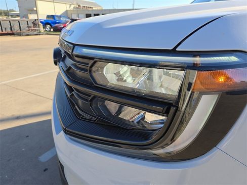 New 2025 Ford Expedition Active image 30