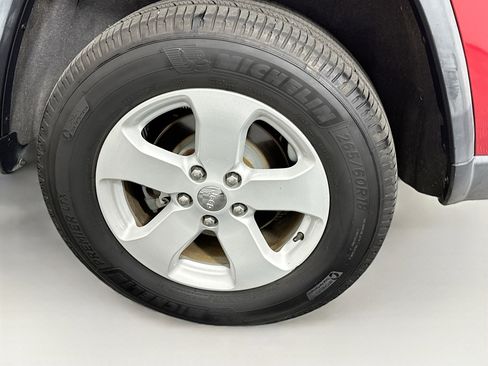 Used 2011 Jeep Grand Cherokee Laredo image 11