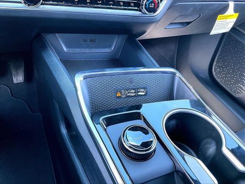 New 2027 Chevrolet Equinox LT w/ Convenience Package II AWD/4WD image 16