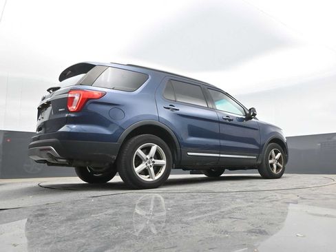 Used 2016 Ford Explorer XLT w/ Equipment Group 202A AWD/4WD image 34