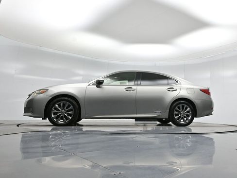 Used 2015 Lexus ES 300h image 6