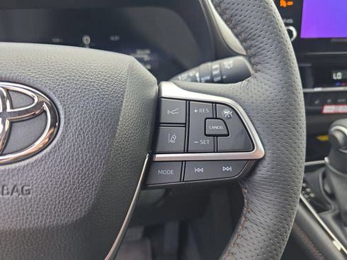 New 2026 Toyota Sienna Platinum AWD/4WD image 14