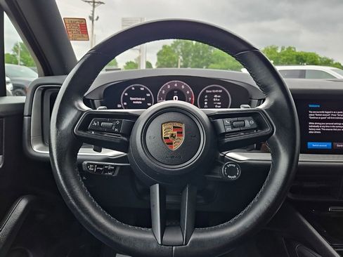 Used 2024 Porsche Cayenne w/ Premium Package AWD/4WD image 40