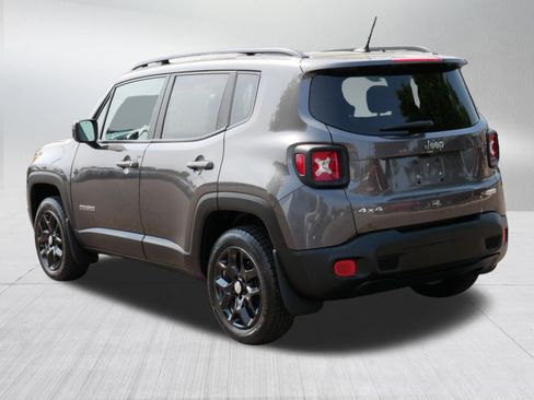 Used 2017 Jeep Renegade Latitude w/ Cold Weather Group AWD/4WD image 5