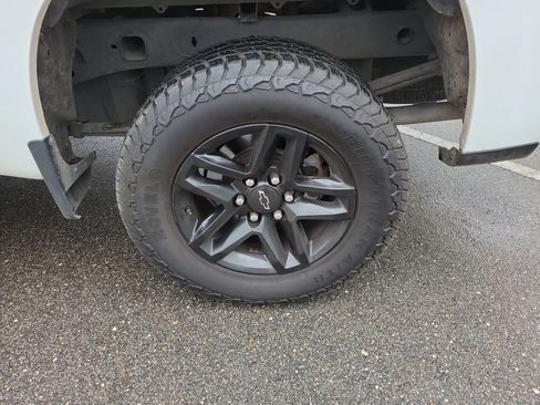 Used 2020 Chevrolet Silverado 1500 LT Trail Boss w/ Convenience Package image 8