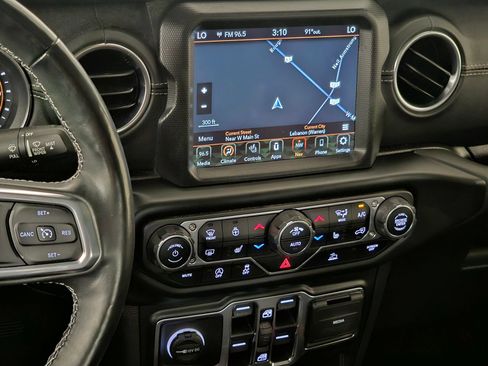 Used 2022 Jeep Gladiator Overland w/ Popular Equipment Package AWD/4WD image 9