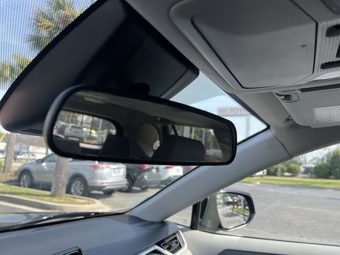 Used 2022 Toyota RAV4 XLE w/ Convenience Package image 27