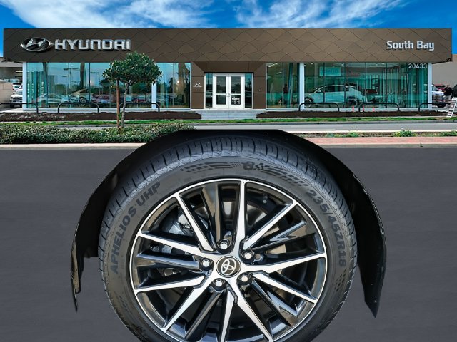 Used 2024 Toyota Camry SE FWD image 9